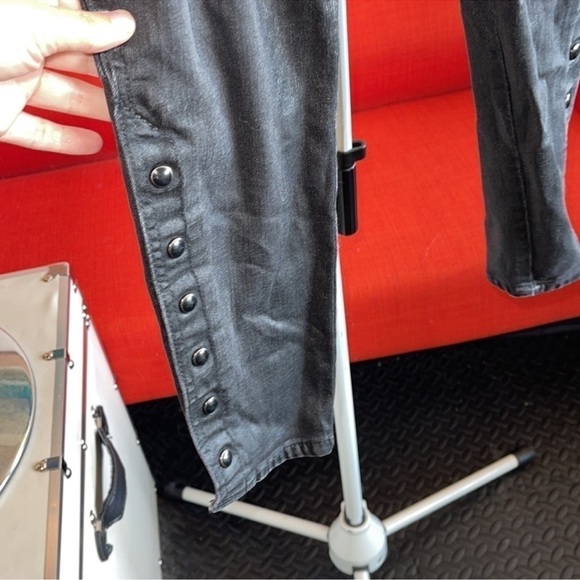 Gap jeans black with a layer of shine leather like look over cotton / polyester - Picture 5 of 6